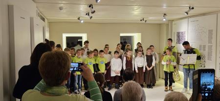Folklorna skupina in godci OŠ Podgora Kuteževo (3)